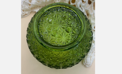 Fenton Avocada Green Daisy & buttons Vase 4.5 Height - Picture 5 of 10