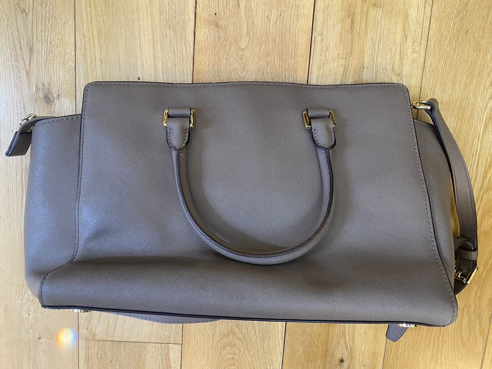 Michael Kors taupe saffiano leather large bag - Image 4 of 4