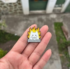 New This Is Fine Fire Meme White Cat Funny Metal Pin Badge Brooch Enamel