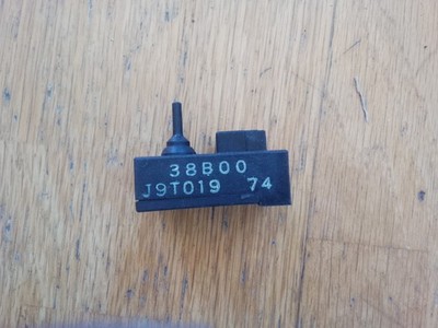 Suzuki VS 1400 Intruder VX51L 1987 - Boost Sensor Luftdrucksensor A5773