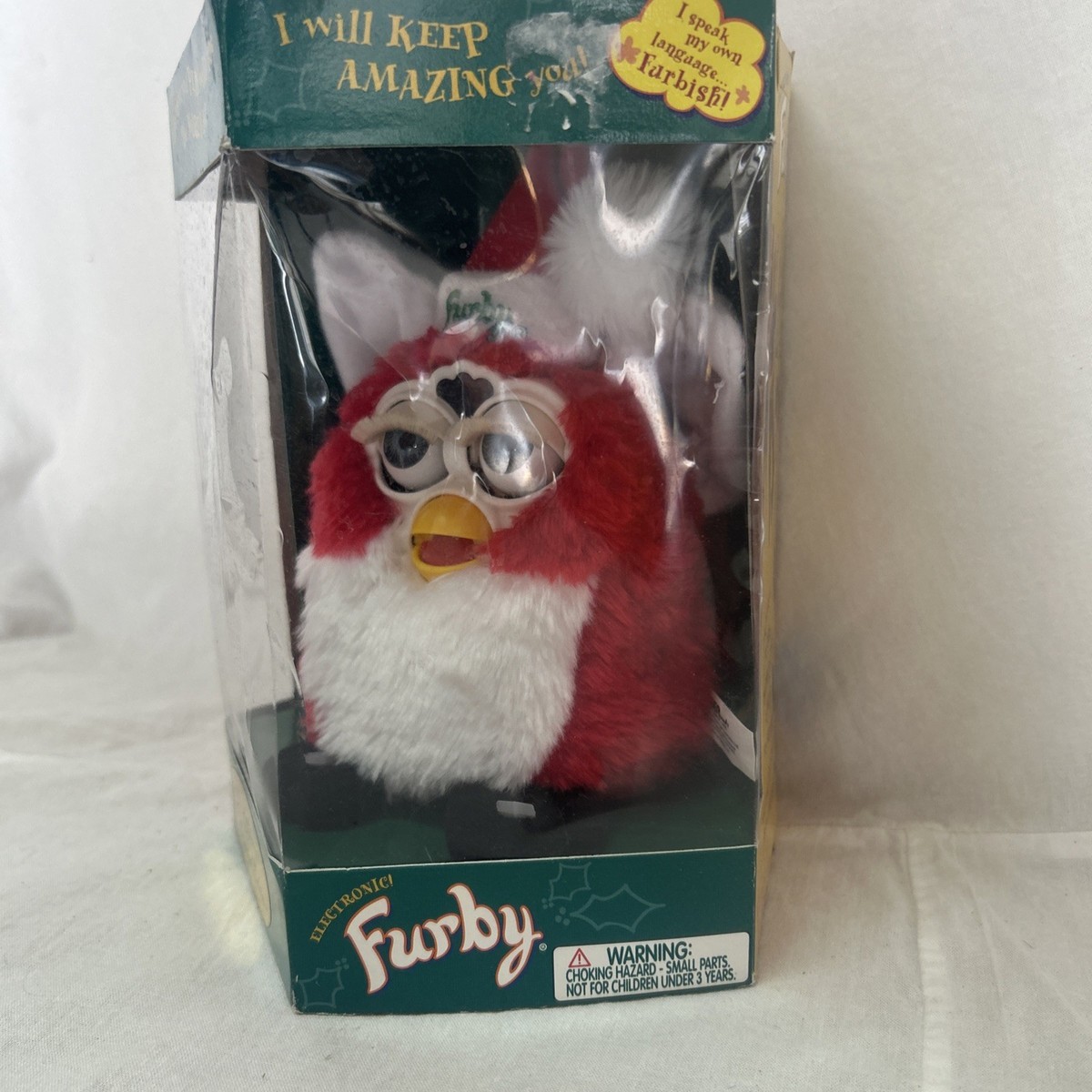 Furby 限定版 赤と白 TOMY　クリスマス　限定版 Furby 限定版 赤と白 TOMY クリスマス 限定版