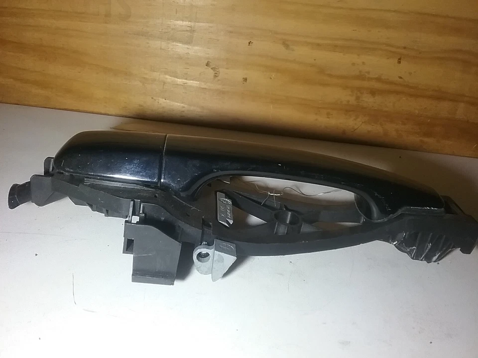 Manija de puerta exterior trasera derecha Volvo S40 2004-2007 (color negro) 30663866 (M94) Foto 2 de 4