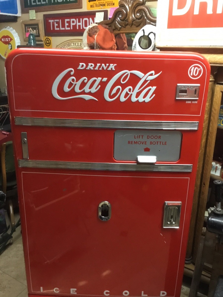 Rare Vintage 1940s Vendo Model V-83 Coca Cola Vending