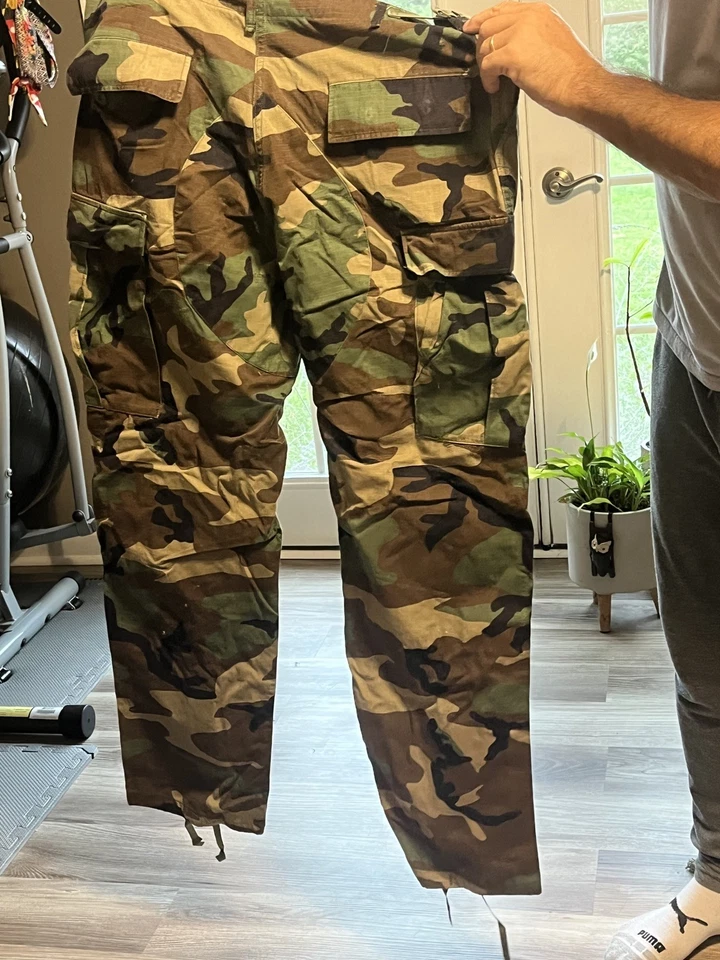 31 to 35 inch waist true vintage army camo Used for early season ￼hunting - Image 2 of 3