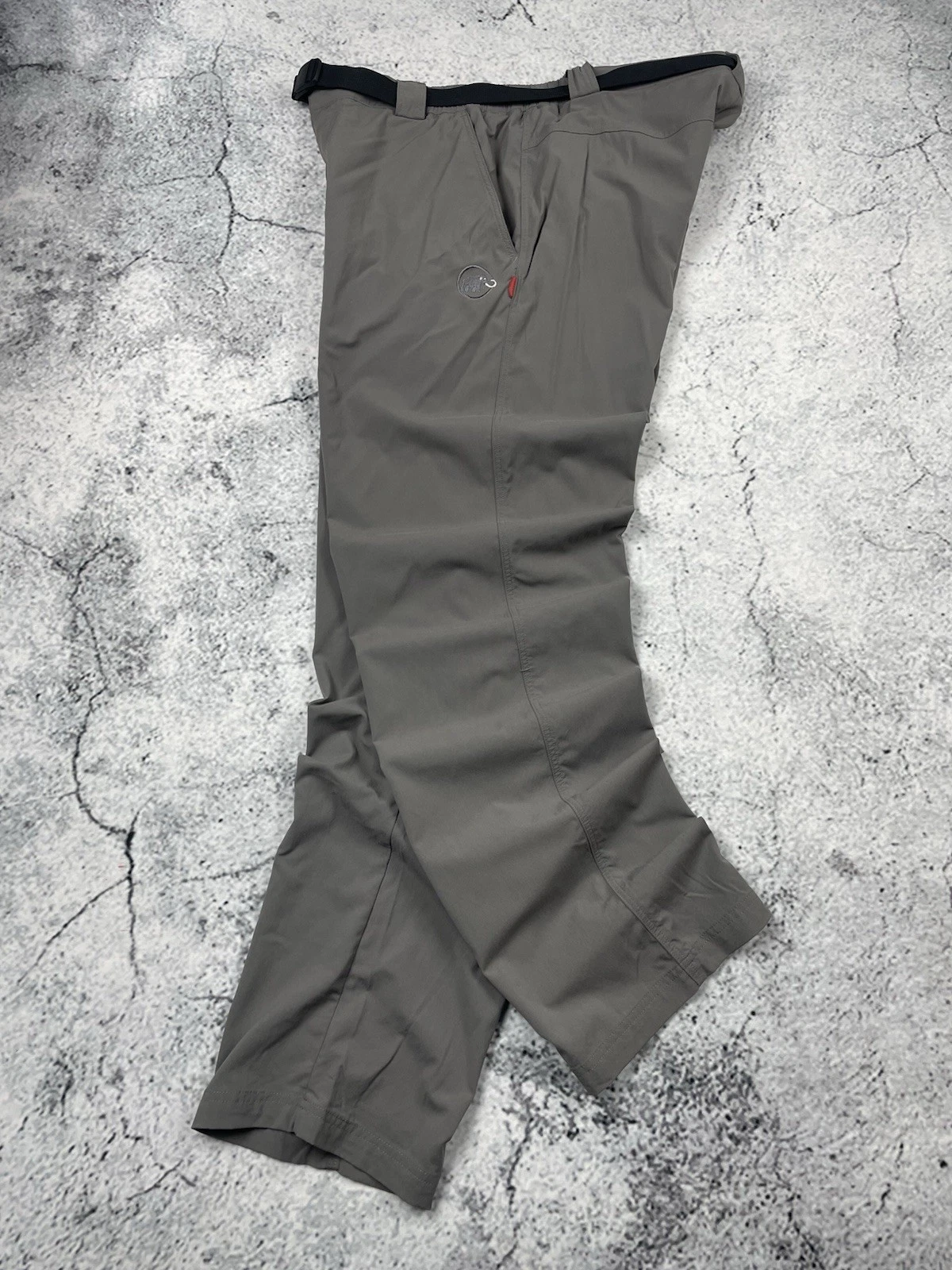 Men’s) Mammut 52 L – Light Gray Outdoor Trekking Pants, Hiking Performance Style
Opens in a new wind