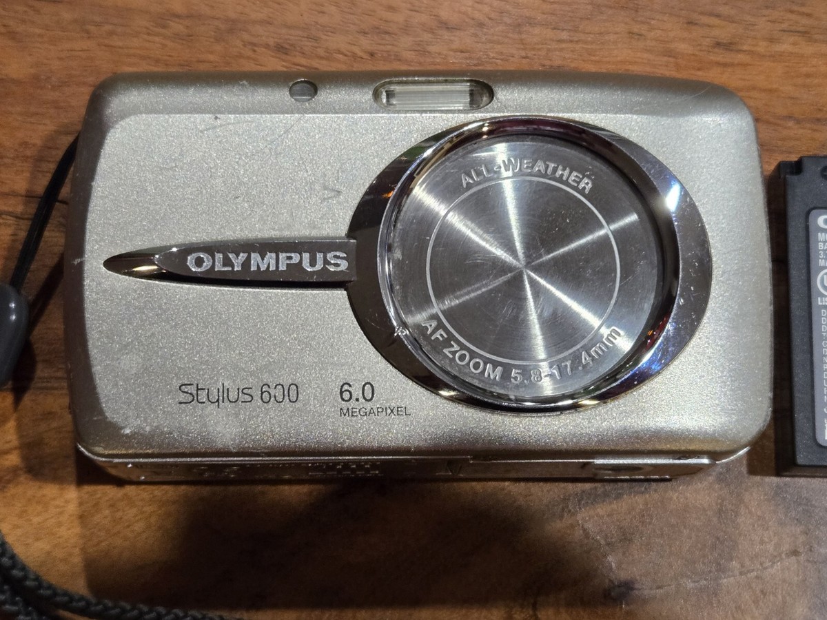 Olympus Stylus 600 6.0MP Digital Camera W/Battery Ships Quickly