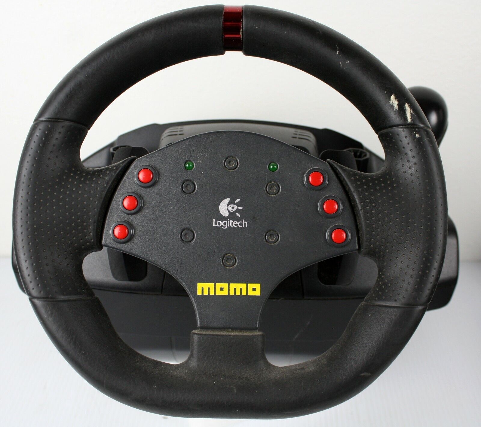 Momo racing force feedback. Лоджитек Momo Racing. Momo Racing Force feedback Wheel. Руль Logitech Momo Racing. Руль логитеч МОМО.