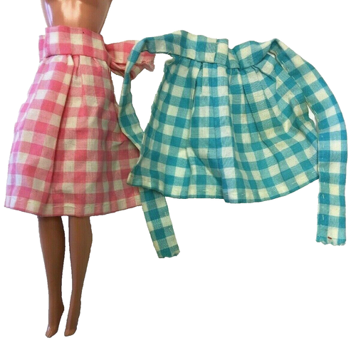 Konvolut 2 Vintage Barbie Schürzen Puppenkleidung
