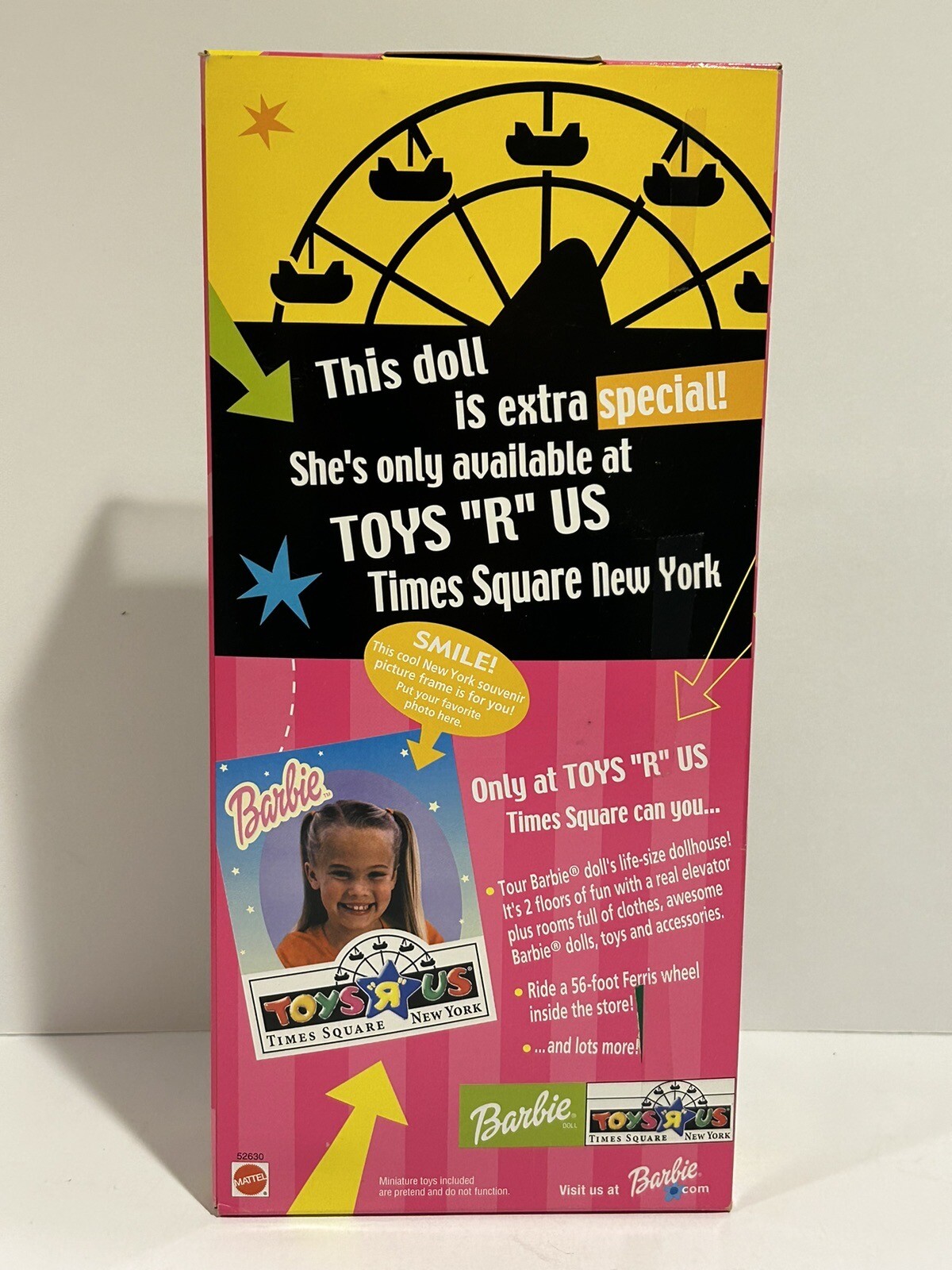 Toys R Us in Times Square New York Barbie Doll 2001 Mattel #52630 NRFB
