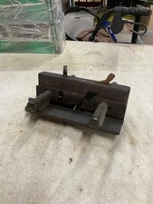VINTAGE WOODEN MOULDING PLANE NO BLADE. IN A JIG. ANDERTON HLIST