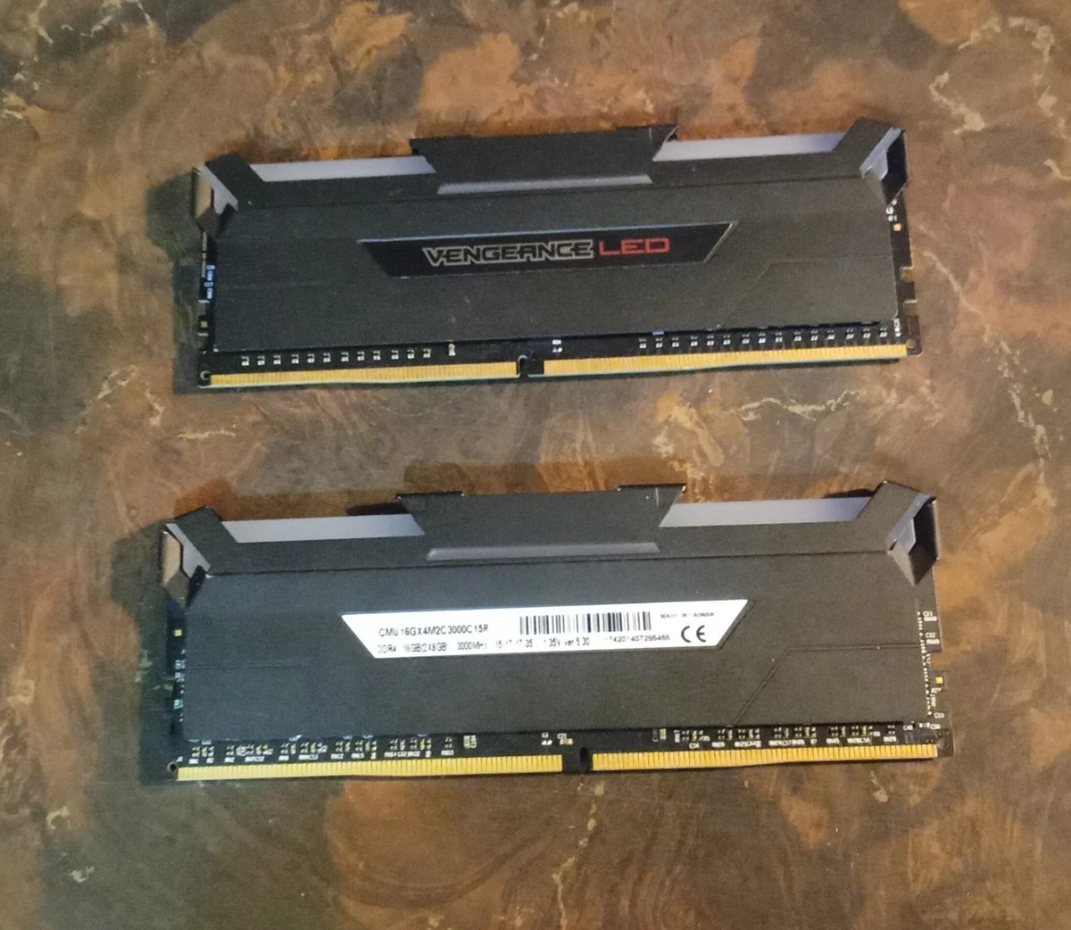 Corsair PC4-24000 (DDR4-3000) Bus Speed Computer RAM 8 GB Capacity