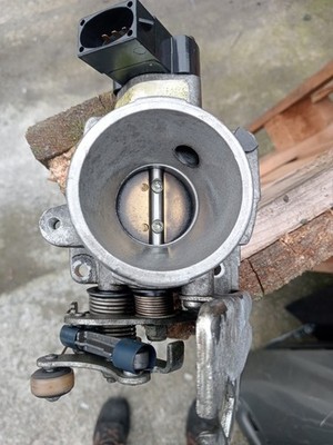 Ford Escort Butterfly Valve CTS 95BF Butterfly Body