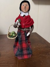 Byers Choice Carolers Woman With Basket Of Gr...