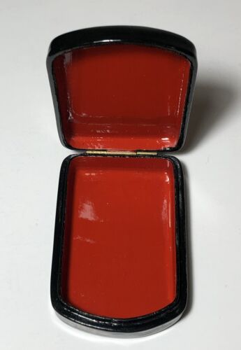 Vintage Traditional Russian Hand Painted Miniature Lacquered Trinket Jewelry Box - Picture 9 of 12