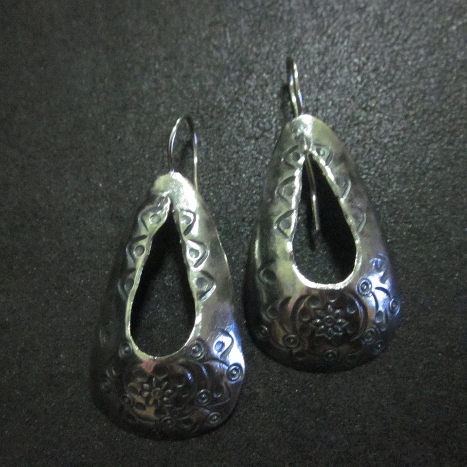 Orecchini d'argento Hill Tribe Fine Sterling Silver Earrings Teardrop Tibetan - Image 2 of 3