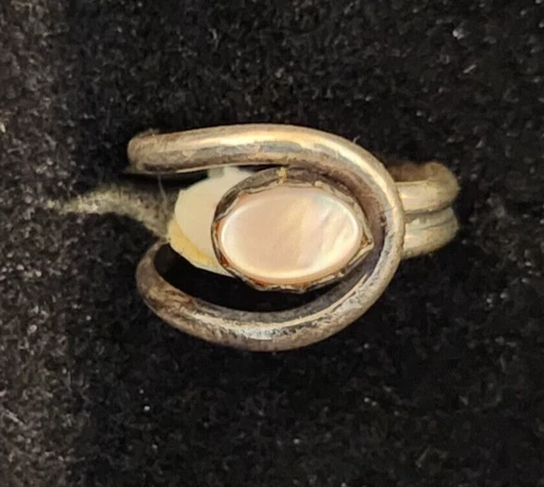 Vintage Womans Sterling Silver pink MOP  Bypass Style Size 5 tor 6 Adjustable