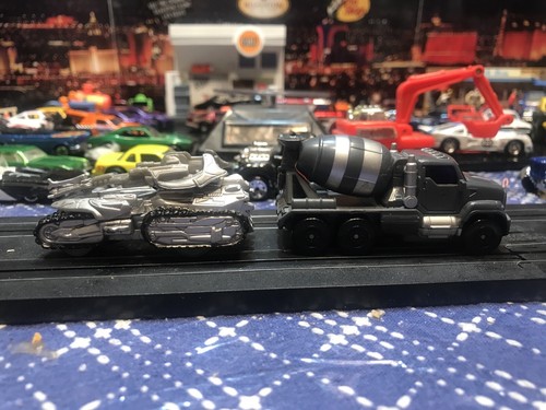 Hasbro Megatron C /. Mixmastercement Truck 2 Car Lot  - Picture 2 of 12