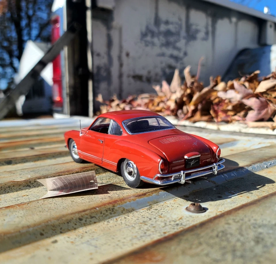 1/24 比例老式/复古 1967 年大众卡曼·盖亚·弗兰克林完好红色压铸汽车 — 第 2/4 张图片