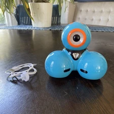 Wonder Workshop Dash Smart Coding Robot W/ Accessories/Charger | Free Shipping!!