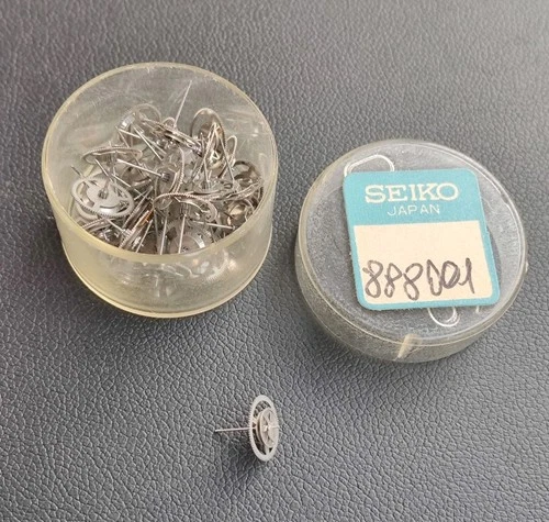 Vintage Watch Seiko 7017A 21 Jewels Chronograph Center Wheel Part 888001