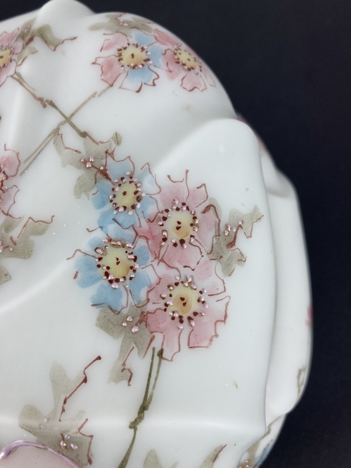 LARGE 6.5" WAVECREST  SWIRL DRESSER BOX W/ FLOWERS/ PINK/BLUE/GREEN/BEAUTIFUL!