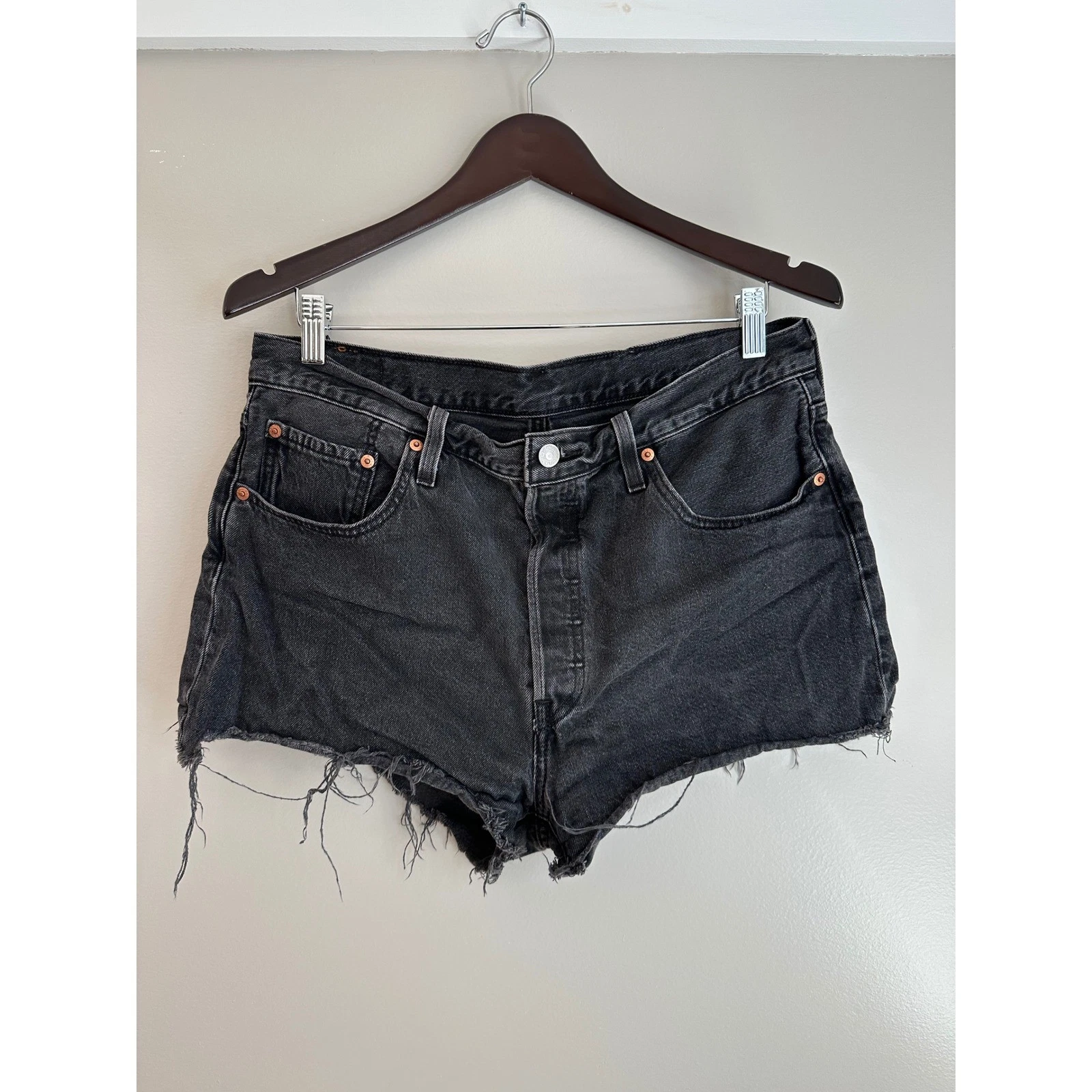 Levi's 501 Original Cut-Off Shorts Womens 32 Black EUC Frayed Hem Button Fly