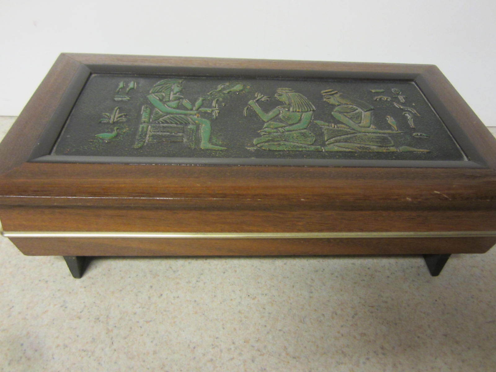 VINTAGE ORGEL DELUXE WOOD MUSIC JEWELRY BOX JAPAN SANKYO MOVEMENT EGYPTIAN SCENE