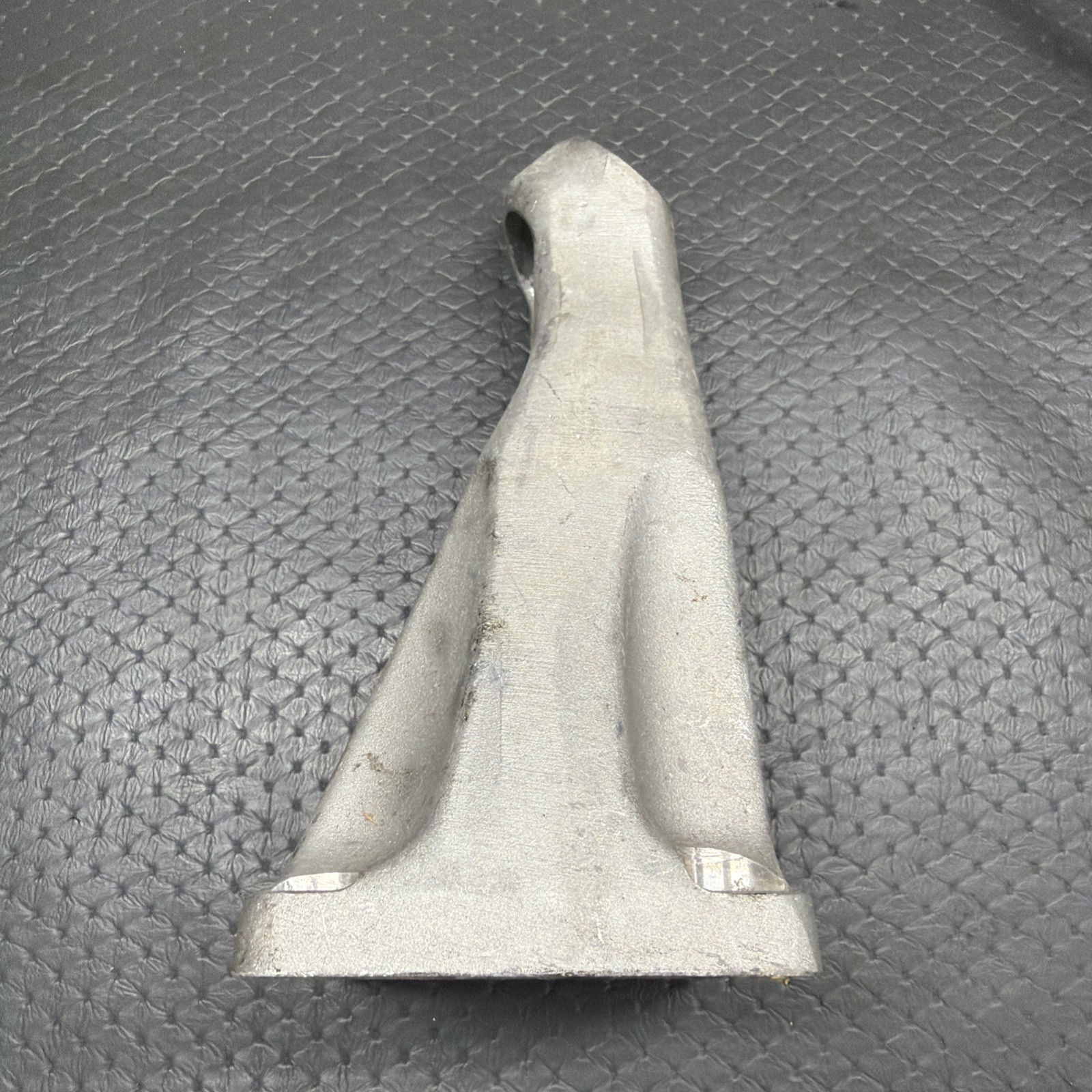 Maserati GranTurismo Right Engine mount P/N 222316