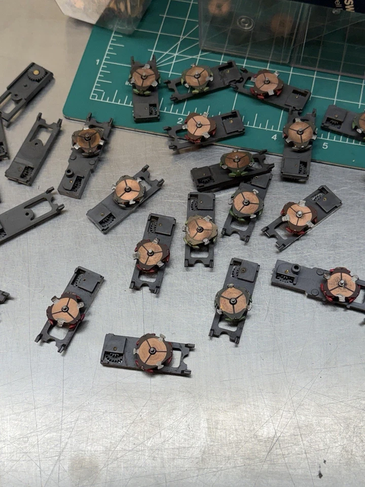 Lote De Colección De Imanes De Placa De Armadura Aurora AFX Slot Car Parts. Lote de piezas Foto 3 de 4