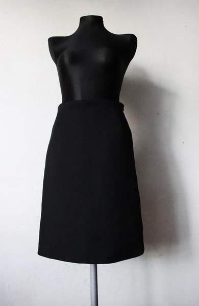 Women Akris Skirt Black Neoprene 34