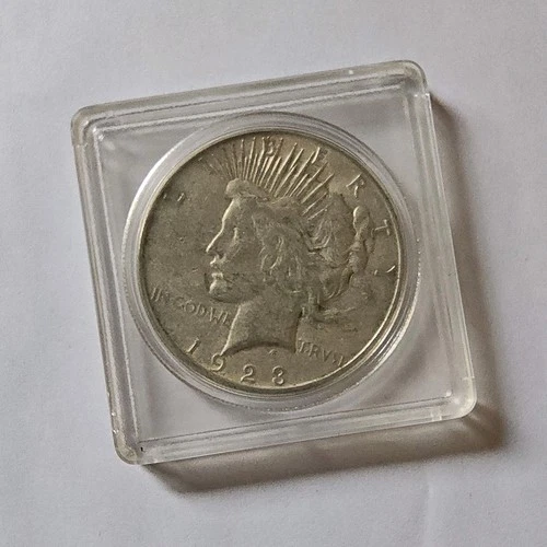 1923 Peace Dollar $1 Silver Coin Circulated Business Strike in Protective Case