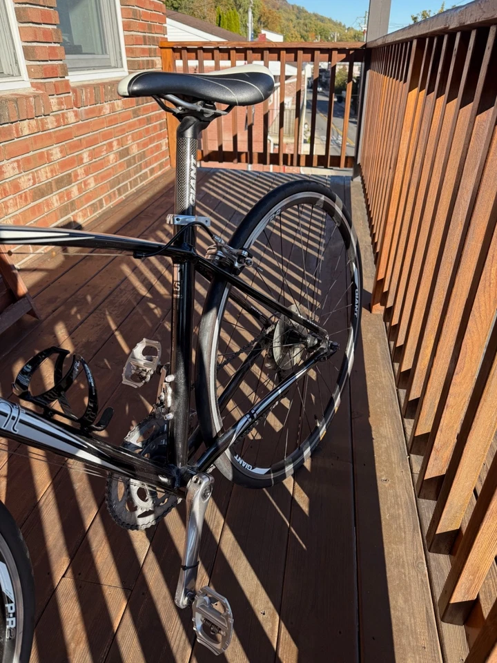 Bicicleta Giant Road XS - Usada - Componentes Shimano Foto 3 de 4