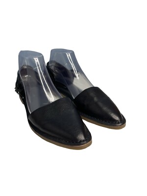 Delman black leather flat with fringe heel and rubber sole. Size women 8.5