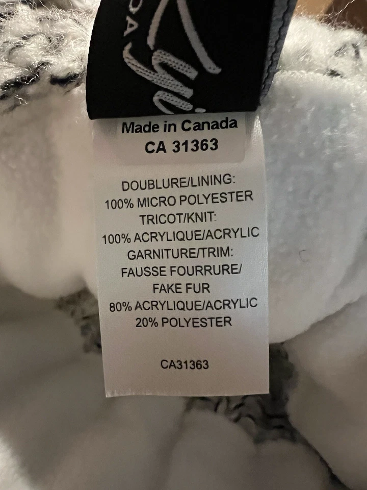 Sombrero Kyi Kyi Tejido Piel Sintética Pom Pom, Plateado, Talla Única, $65 Foto 4 de 4