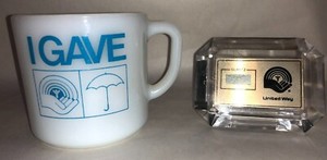Rare Vintage Milk Glass Coffee Mug United Way "I Gave" Travelers Insurance +