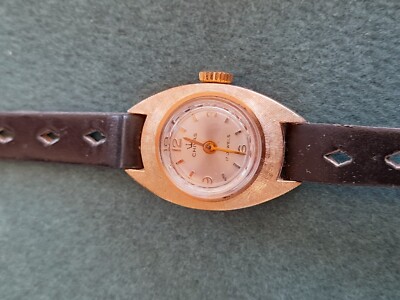 NOS CHIVAS Ladies Hand Winding Wristwatch _2406