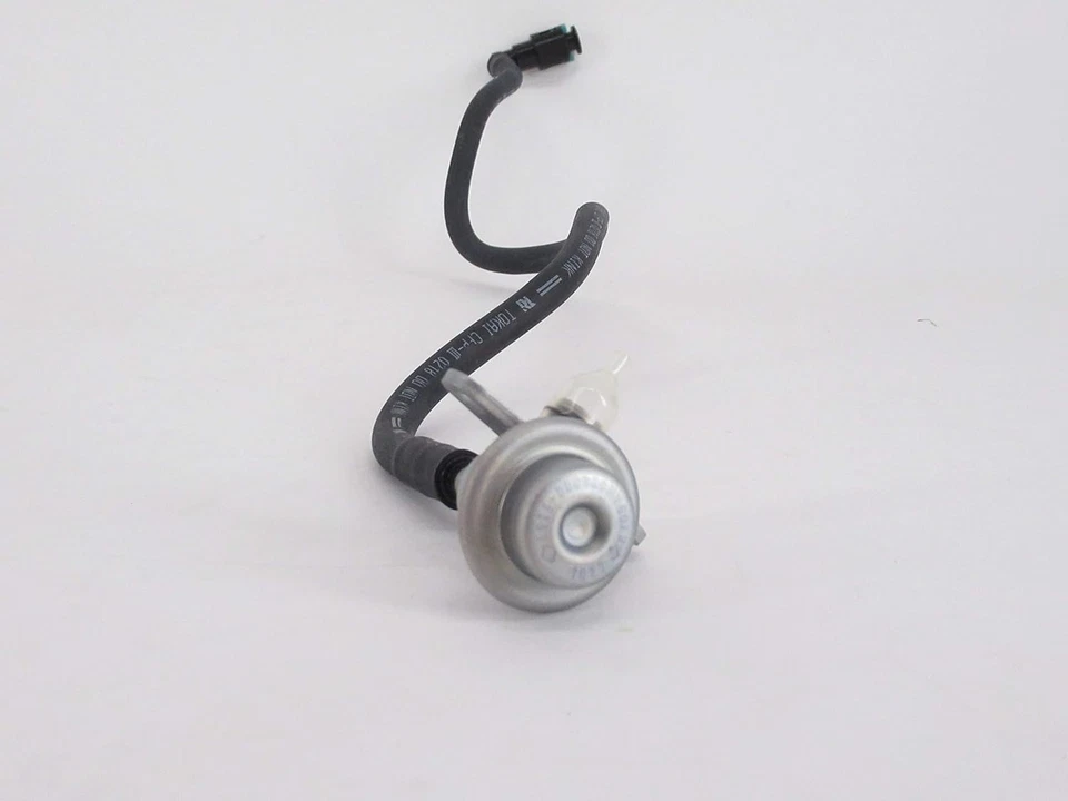 Amortiguador de presión de inyección de combustible genuino derecho Nissan INFINITI 22675-JK20B nuevo Foto 3 de 4