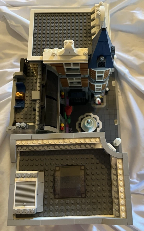 Lego 10255 Montaje Cuadrado Con Minifiguras E Instrucciones Faltan 7 Piezas Foto 3 de 4