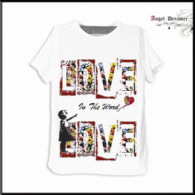 Banksy Love In The Word T-Shirt Kleines Mädchen mit Ball Pazifist Street-Art