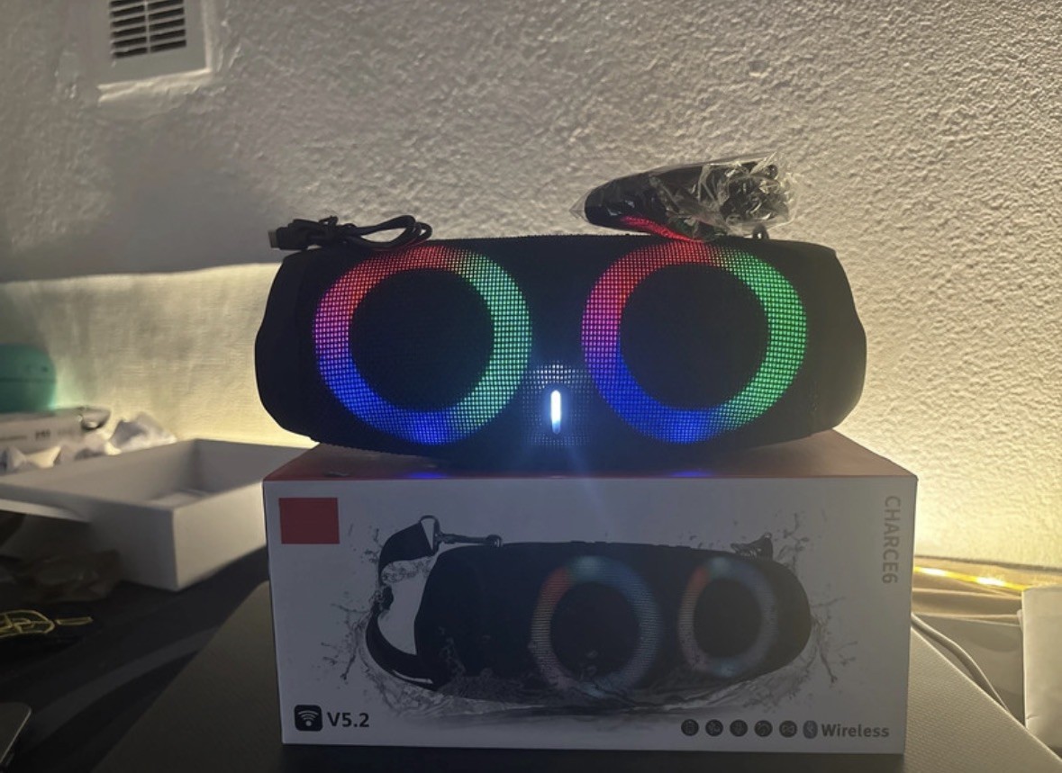Enceinte Bluetooth LED RGB puissante et haut-parleur sans fil nomade pour smartphone et tablette