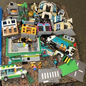 Lego City GROCERY STORE, Farm Fresh Truck, Recycle Truck, and Other Buildings!