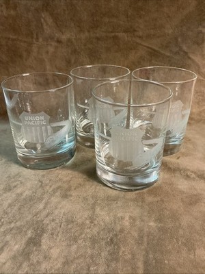 Vintage Union Pacific Railroad Rocks Glas Becher Lot von vier geätzten Zügen