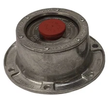 One Stemco 300-4009 Six Hole Aluminum Hubcap with Gasket - Bulk Pack 340-4009