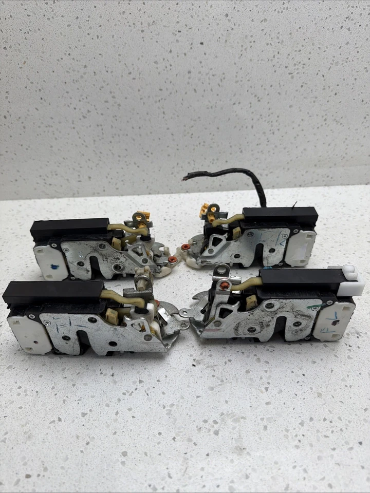 2002-2006 Cadillac DTS Front/Rear Door Latch right & Left 4pcs Kit Foto 4 de 4