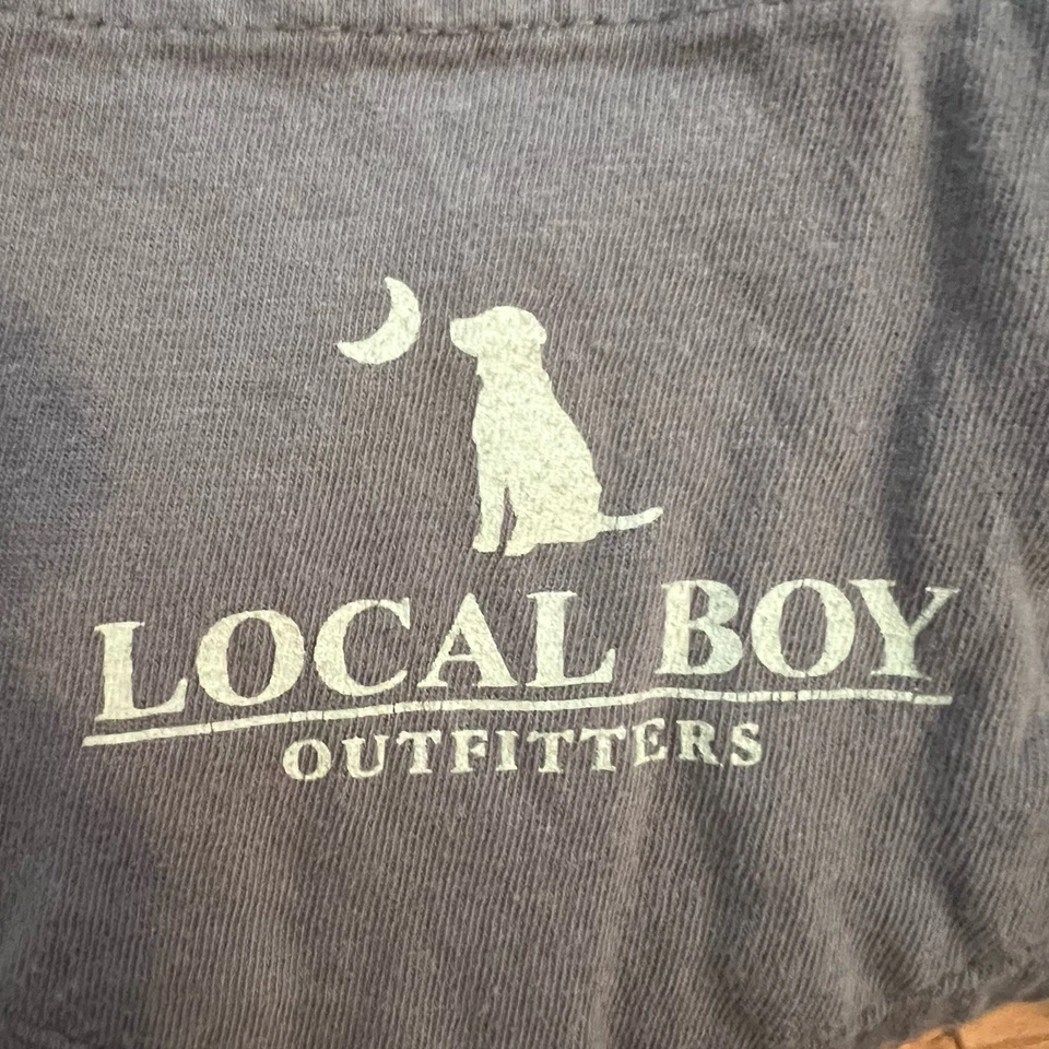 Camiseta Local Boy Outfitters Pato Camuflada Perro y Luna Pequeña Unisex Gris Foto 4 de 4