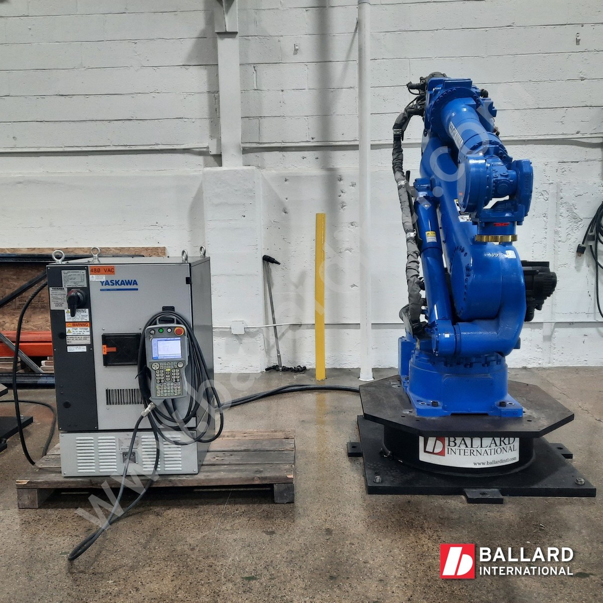 Yaskawa Motoman MH180 Robot w/ DX200 Controller - Low Hours