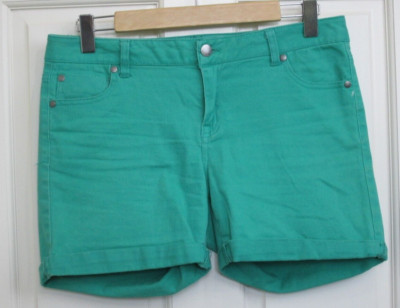 チェスト Max Jeans Green Jean Shorts Womens Size 8 Waist 32 Cuffed Stretch