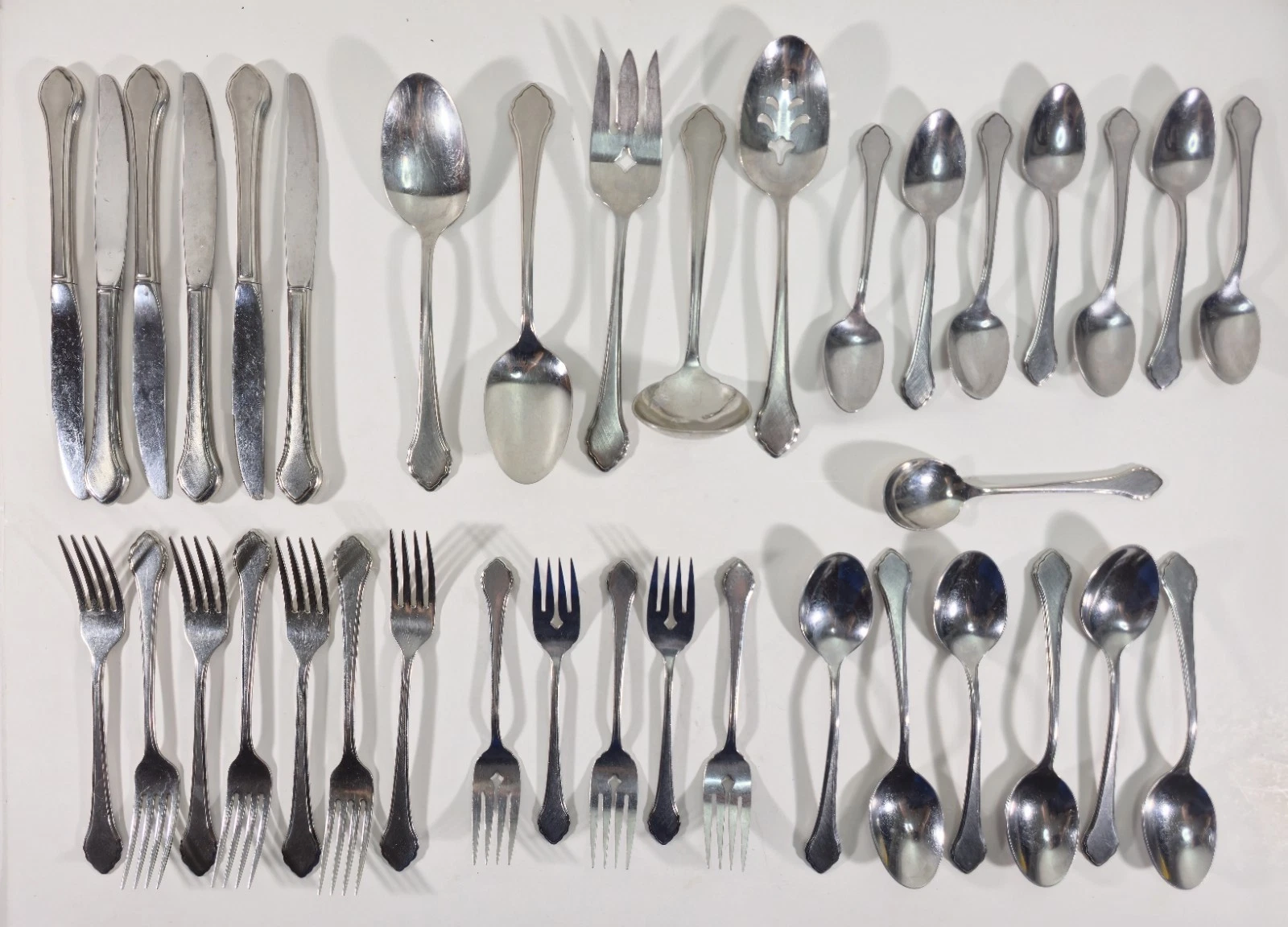 WM A Rogers Deluxe Stainless Oneida Summer Mist Autumn Glow Flatware Set 37 Pcs