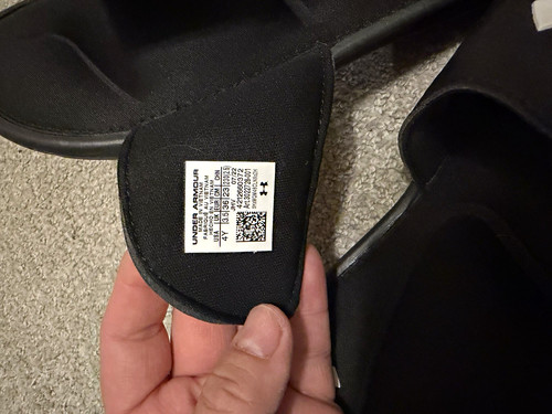 Under Armour Ignite Black Slide Sandals Teens US 4 Adjustable Hook & Loop