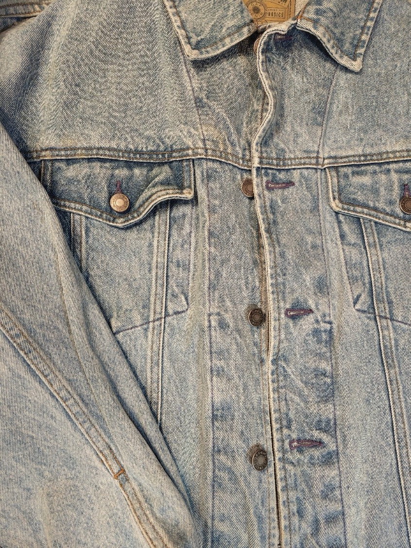 Gap Denim Jacket Size Medium - image 2